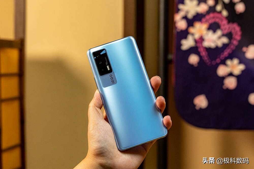 iqoo现在哪款手机值得入手,iqoo手机该怎么选