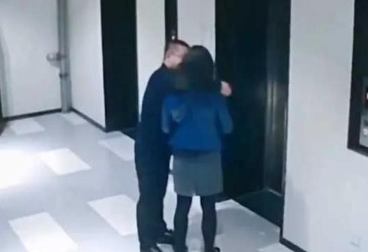 2022年海王女幼师情人节收到20万转账,对象竟是47位男性家长