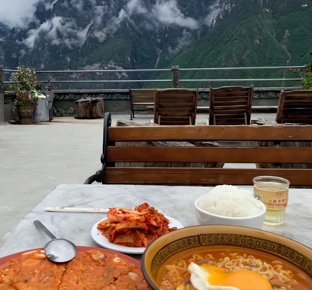 韩国人在云南虎跳峡,韩国人看云南虎跳峡