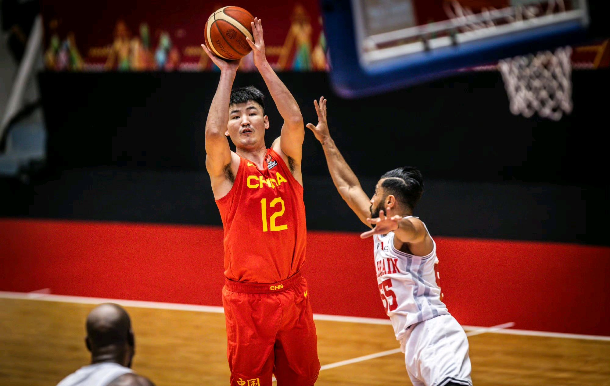 周琦四场集锦,中国男篮12人周琦