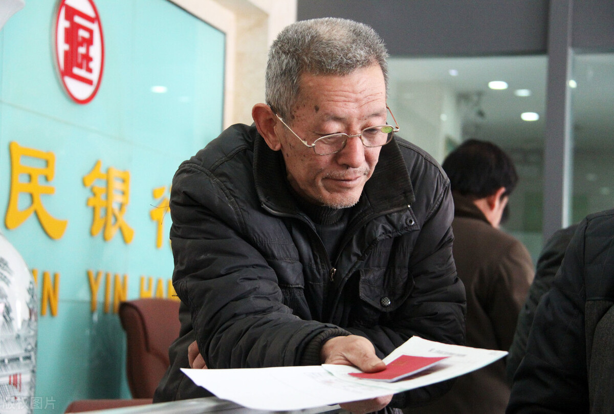 60岁以上老人，不允许办理储蓄卡吗？办理储蓄卡有什么年龄限制