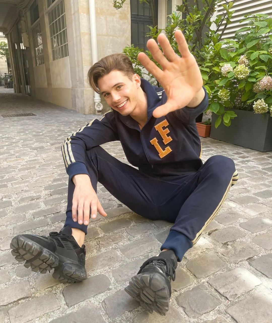 德国时尚男模特雅各布·约克斯特出镜EMPORIOARMANI*裤内**广告