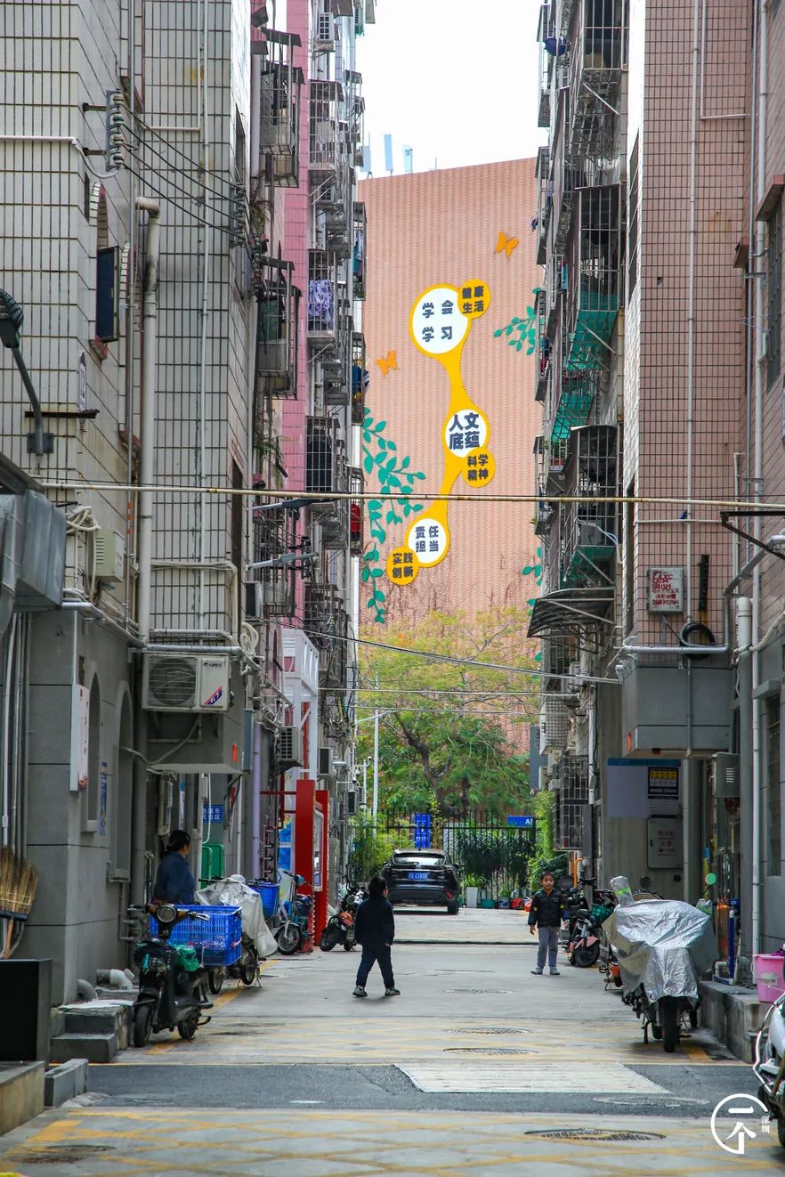 我在富士康干了24天能拿多少钱,暑假工富士康打工的真实生活