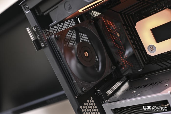 低调实用中塔——ROGZ690HERO+影驰4070Ti+银欣FARAB2装机展示