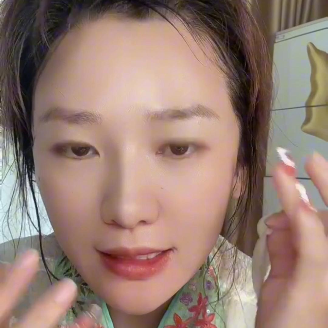 眼周泪沟纹怎么护理,眼周护肤改善眼袋改善泪沟