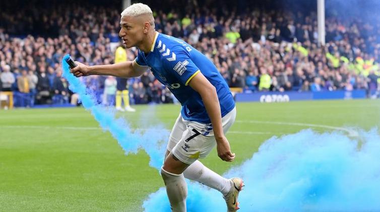 2022/23英超新赛季，联赛进行中允许可以多少次换人？