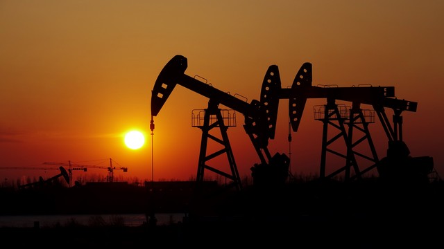 经济问题不断,3大战略支柱动摇,看过苏联故事:美国将被反围猎