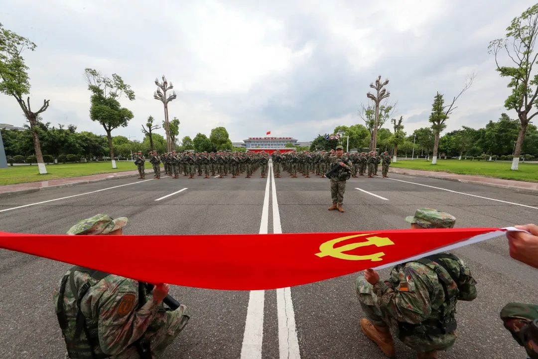 军营帅气视频,镜头下的军营青春岁月