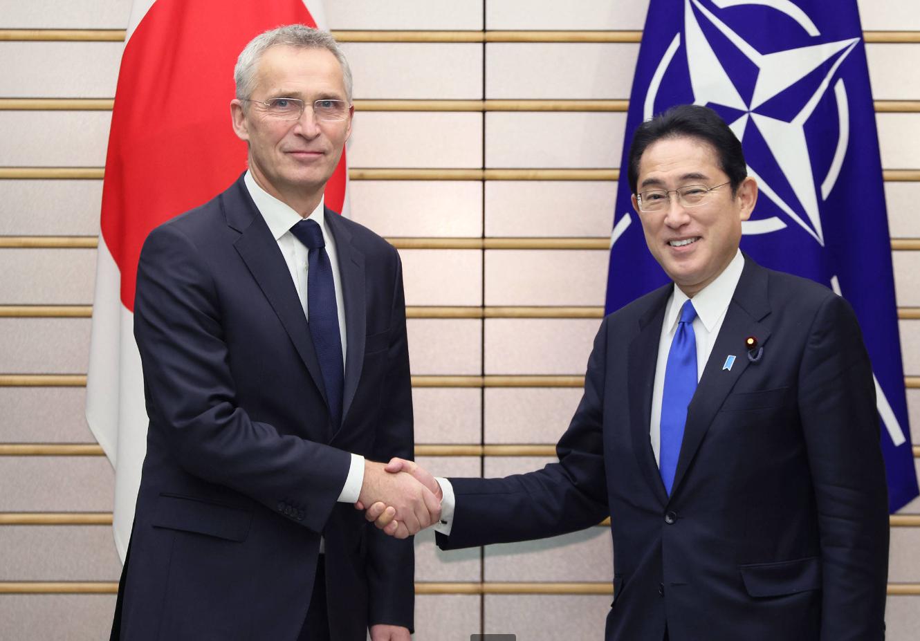 11日，军事冲突升级！美国想打世界大战？竟给乌军提供集束*弹炸**