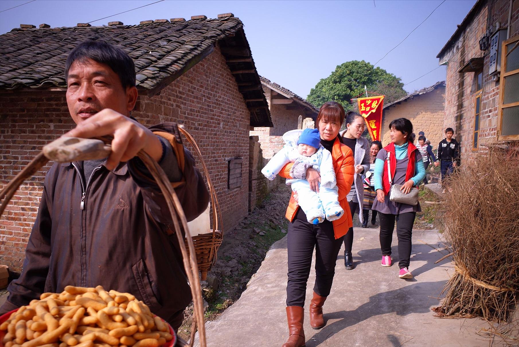 2009年河南一村民走访堂弟，推开门就看见尸体却很淡定：懒死的