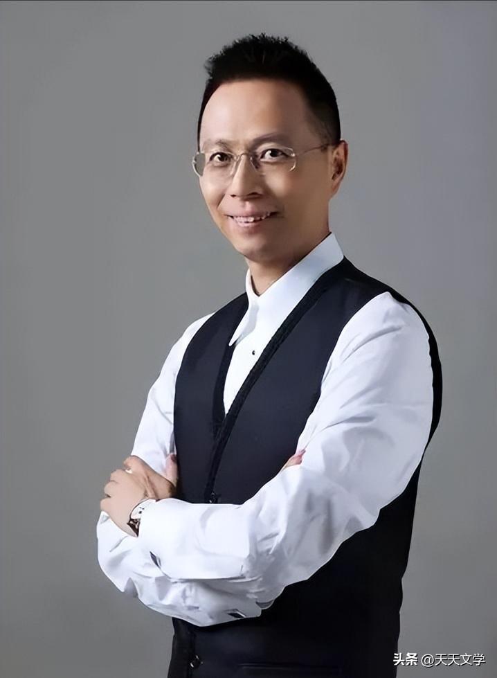 足球解说詹俊,足球主持人詹俊