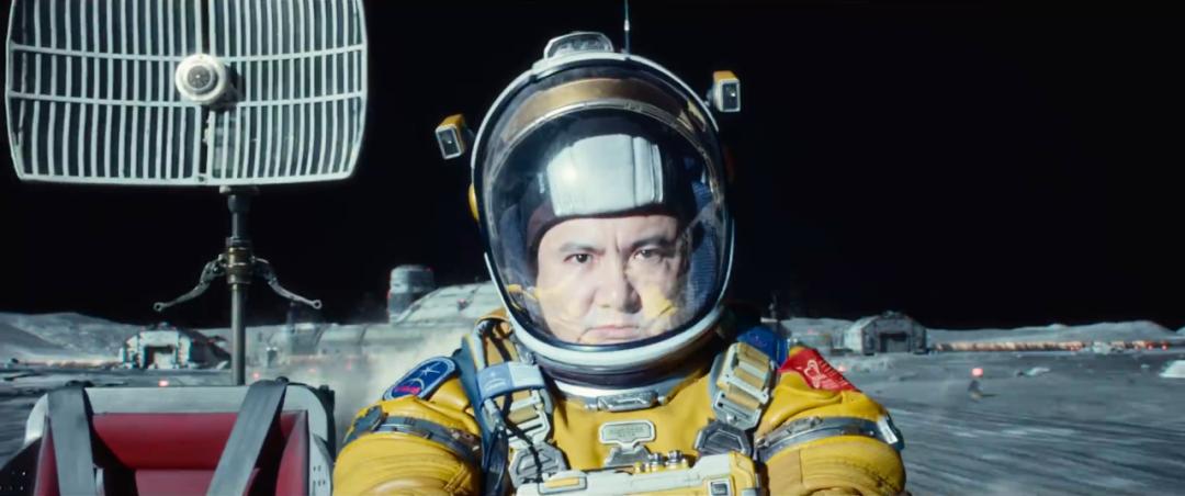 易烊千玺凭什么能和吴京拍戏,易烊千玺吴京的演技有多好