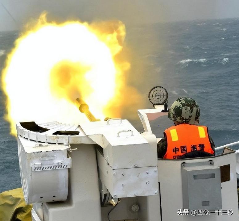 秦刚回国当天，菲律宾巡逻艇开进仁爱礁，中国海警船强势阻击