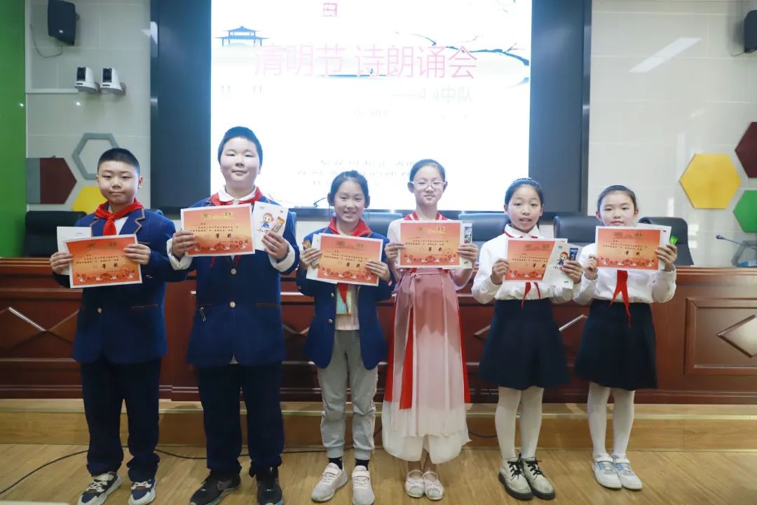 清明祭英烈警营朗诵,向英烈致敬清明诗歌朗诵小学生