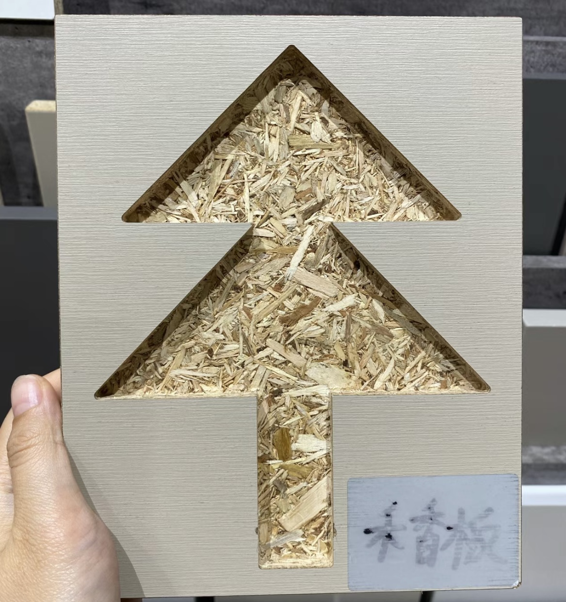 定制衣柜二次装修衣柜会不会报废,定制衣柜两年了还有味道