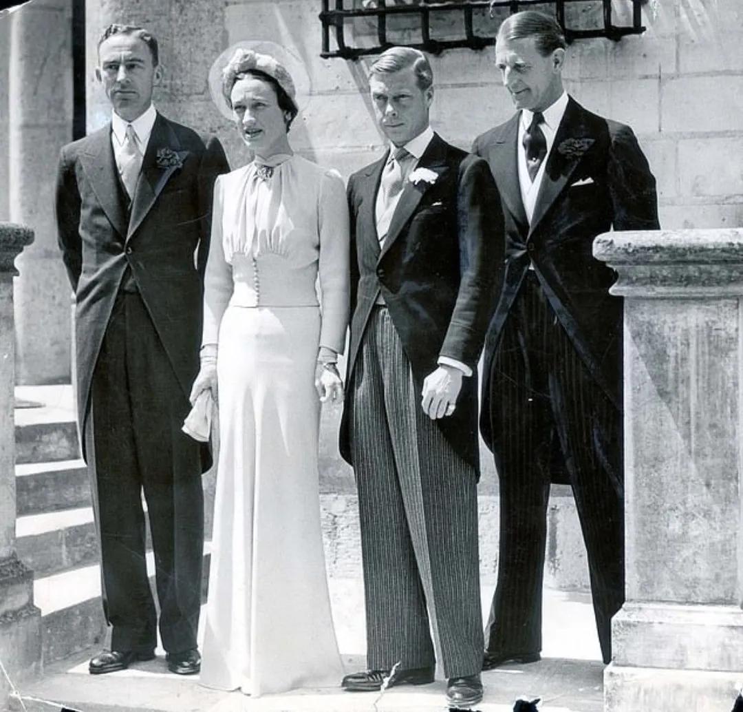 不爱江山更爱美人的查尔斯王子,放弃王位的温莎公爵最后过得好吗