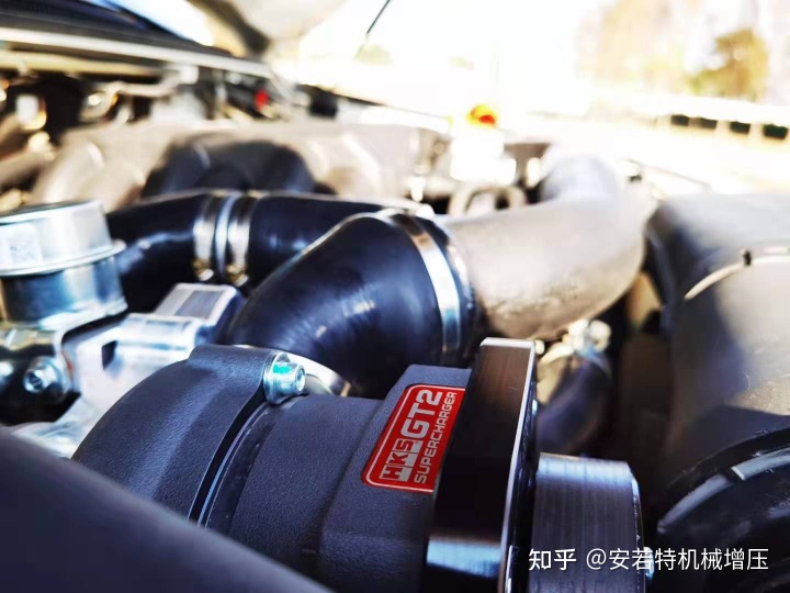 最顶配的三菱帕杰罗最新款的,三菱帕杰罗外观