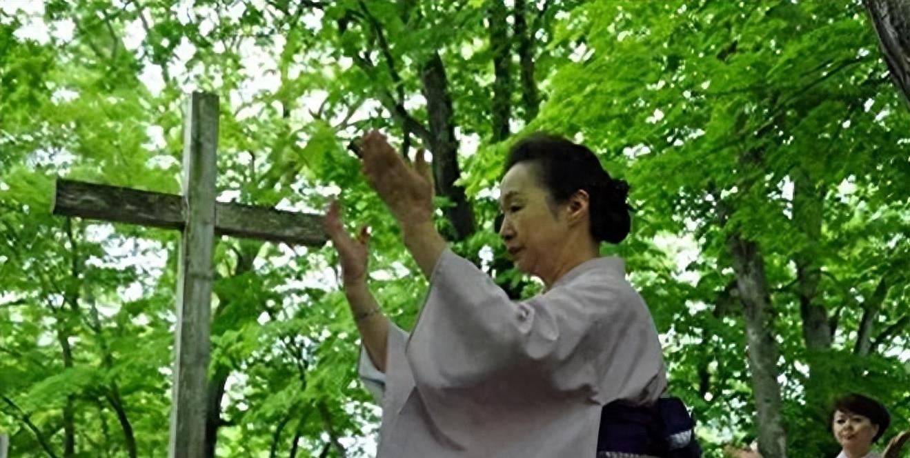 世界上嘴最大的女人,世界上最大嘴的女人