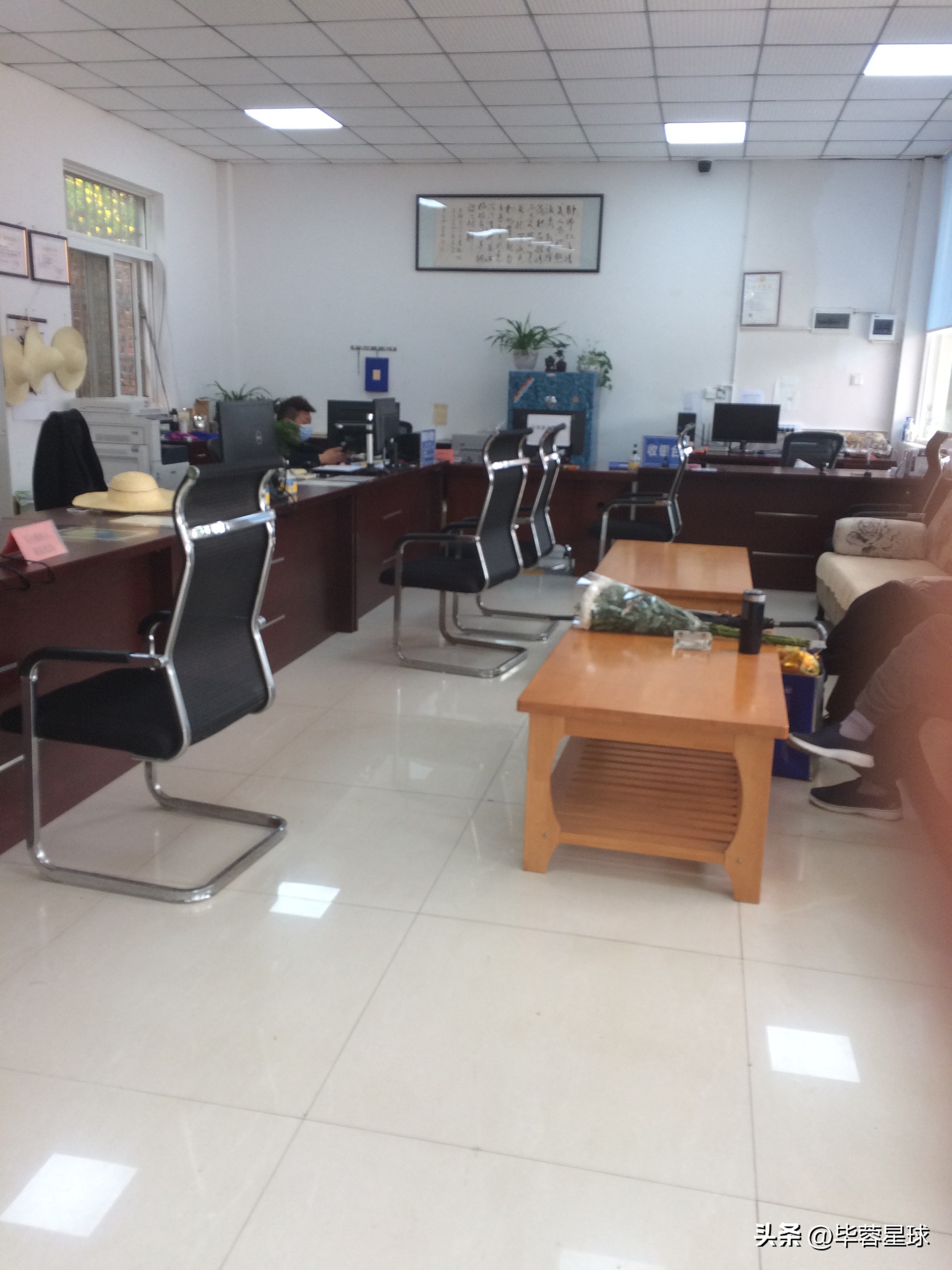 观音山公墓，为外婆下葬的一天，是提醒，是童年青春时代的告别