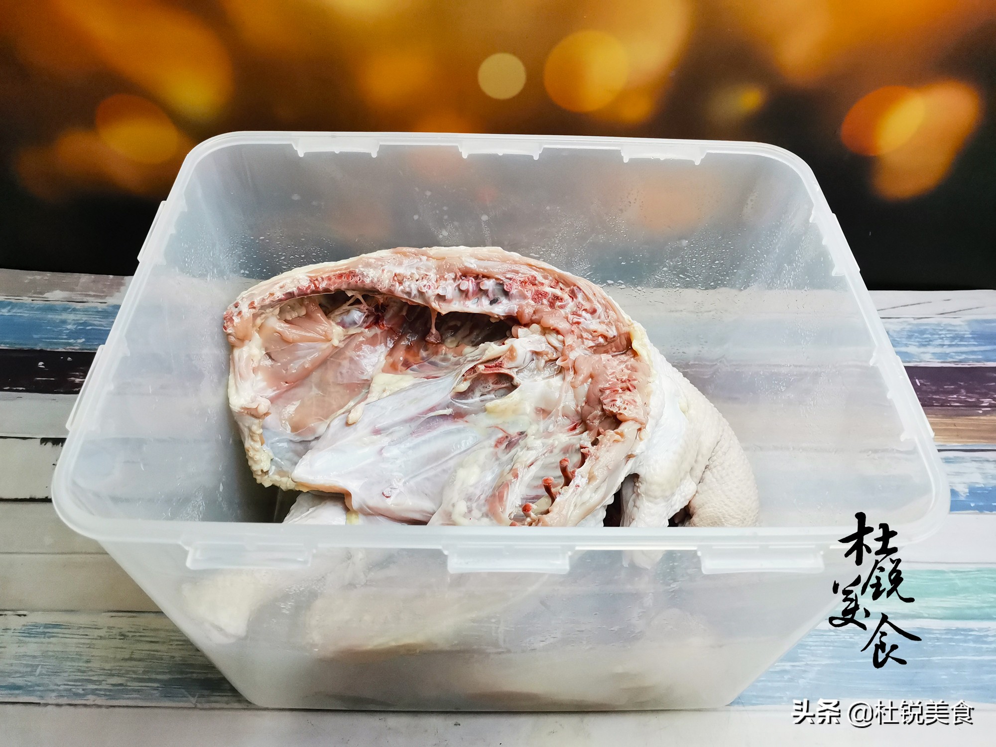 在家做风干鸡，只加盐可不行，多加4料更鲜香，过年下酒就靠它