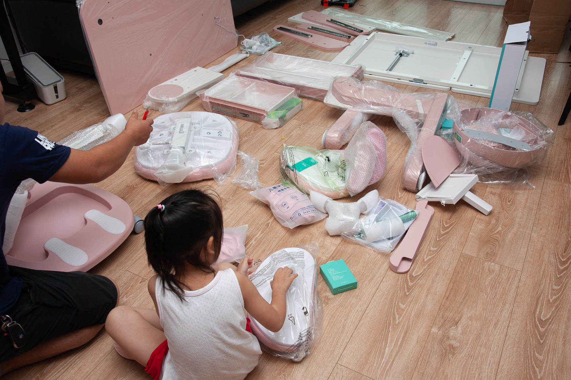 黑白调儿童桌椅——星空号评测帮助孩子养成良好坐姿习惯