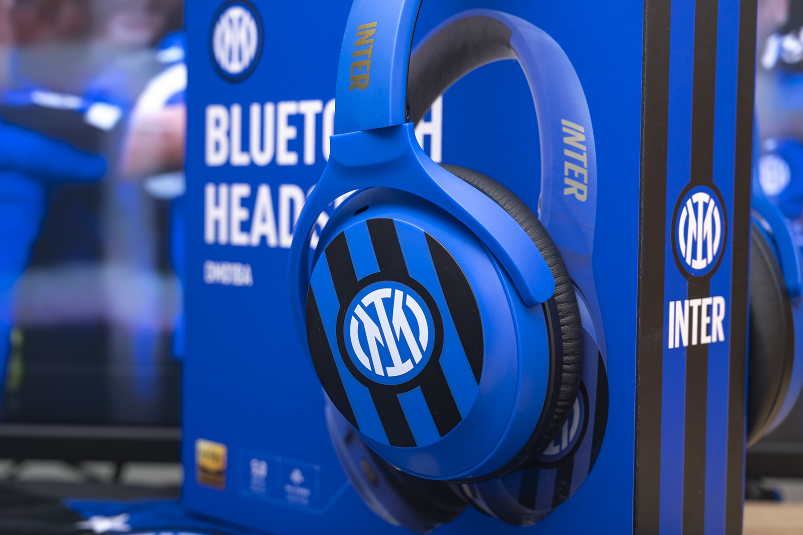 与国际米兰同行，入手西伯利亚羽DM01BA国际米兰定制款