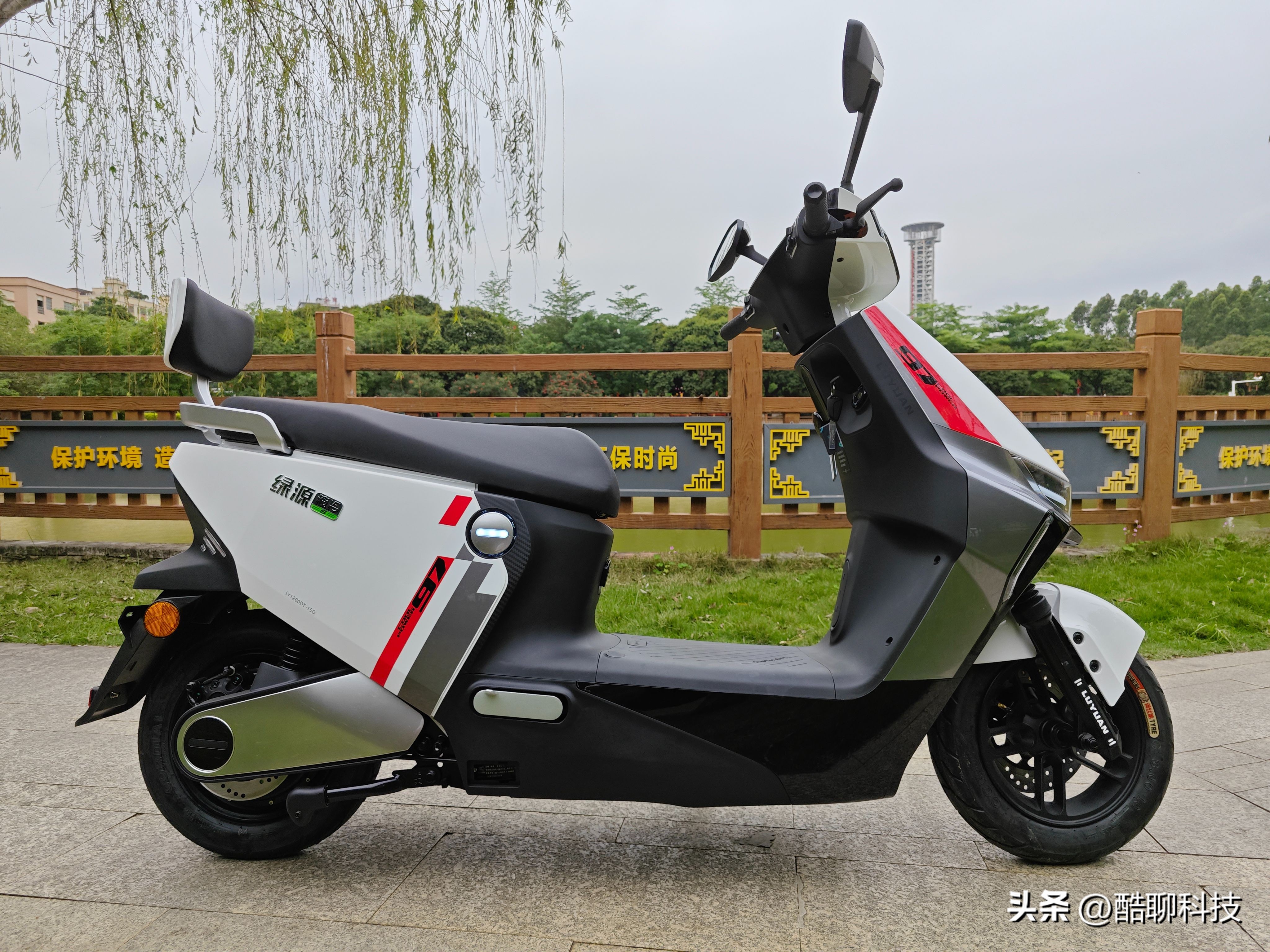 哪个品牌的电动车实惠又靠谱,买电动汽车都说好是真的好吗