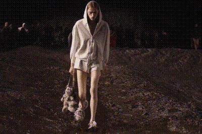 泥泞中行走—Balenciaga的「可持续」之路