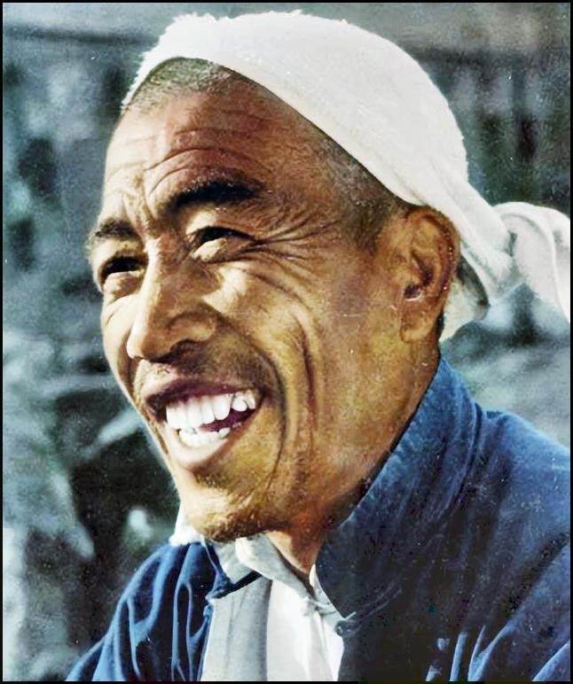 农业学大寨，大寨村接待参观人员超过1000万人次，时有直升机降落