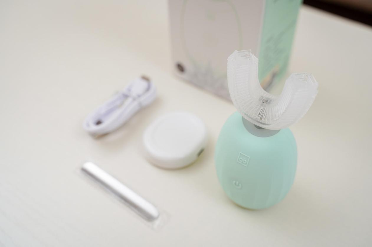 usmile电动牙刷和小米电动牙刷,usmile电动牙刷和飞利浦电动牙刷