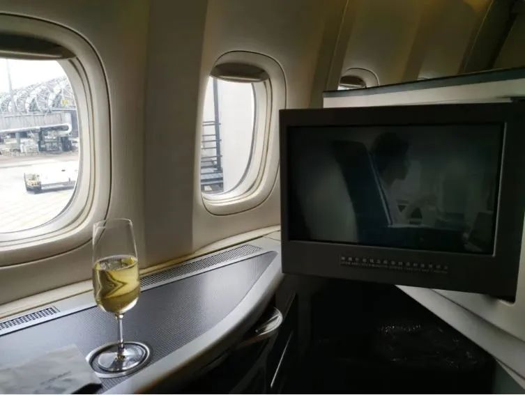 长荣航空体验,长荣航空evaair皇玺桂冠舱