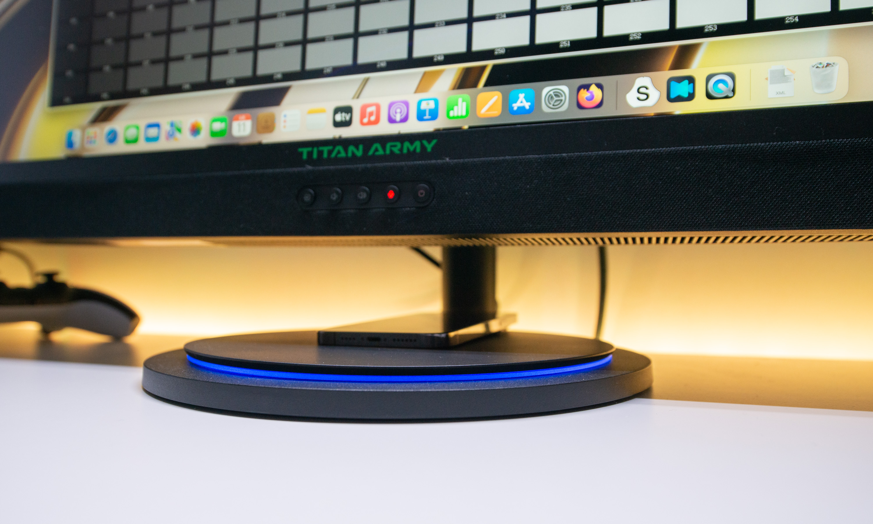 买macminim2需要买什么配件,macminim2配什么显示器最合适