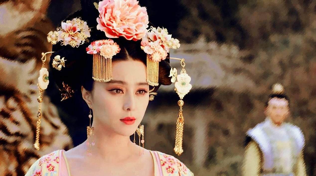 武则天创造了18个字是什么梗,武则天找和尚造曌字是谁造的