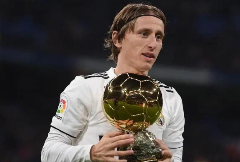 梅西获得第七座金球奖巴黎反应,梅西第七次获得金球奖中文翻译