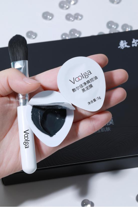 毛孔粗大皮肤干燥补水用什么面膜,毛孔粗大爱出油用什么面膜男士