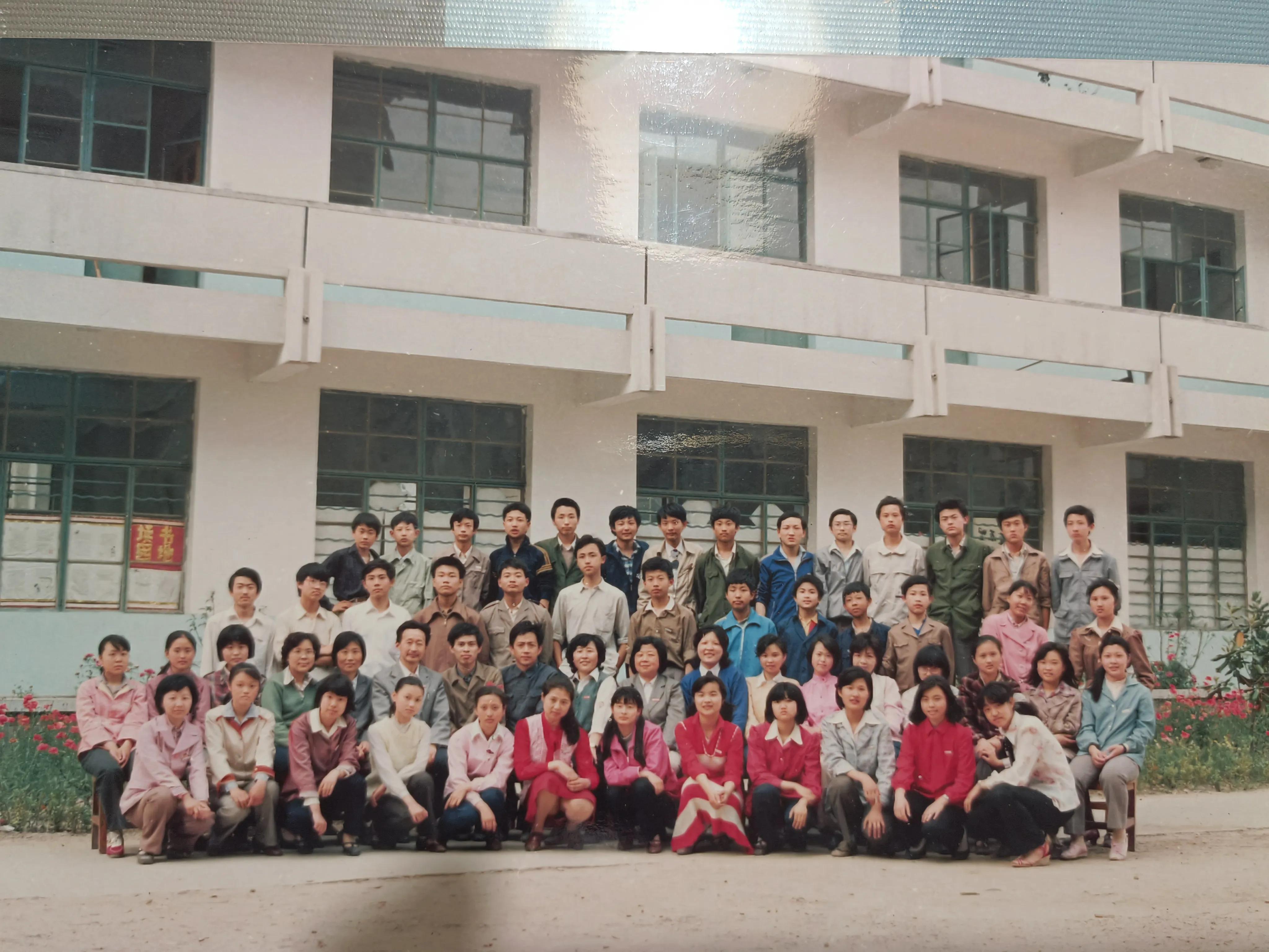 闅忕瑪鎴戠殑楂樹腑,闅忕瑪浣滄枃鎴戠殑鍚屾