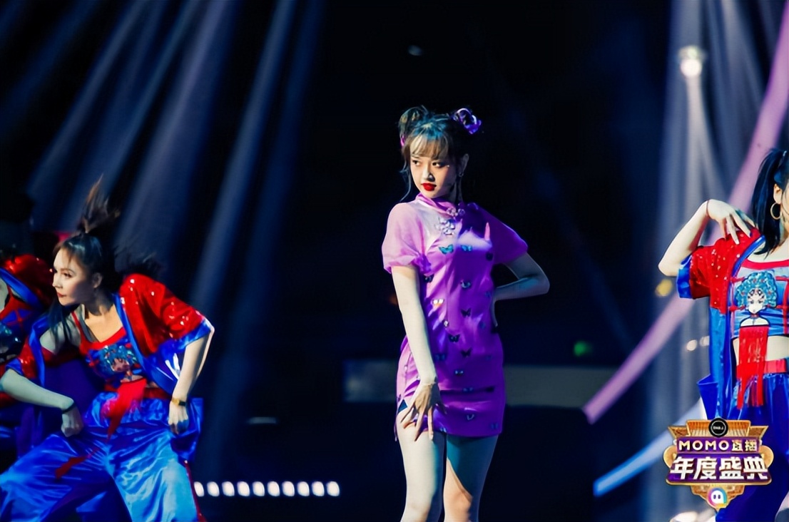 陌陌神兔舞蹈视频,百变神兔抖音直播