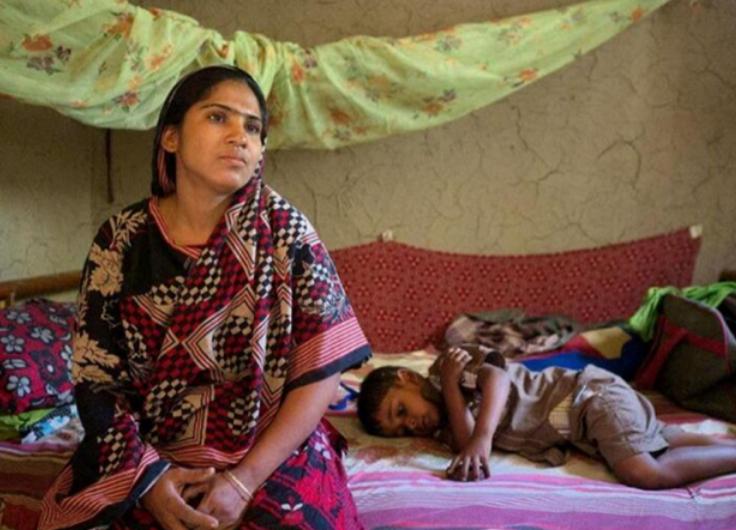 尼泊尔“肾谷”：村民拿命换钱，卖肾钱发财买房，人均身负一道疤