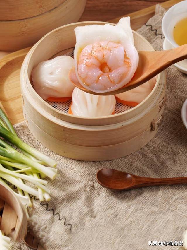 怎么辨别高筋粉还是低筋粉,高筋粉中筋粉低筋粉哪个更白