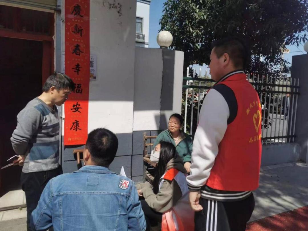 新民乡:红色“小蜜蜂”温暖群众心