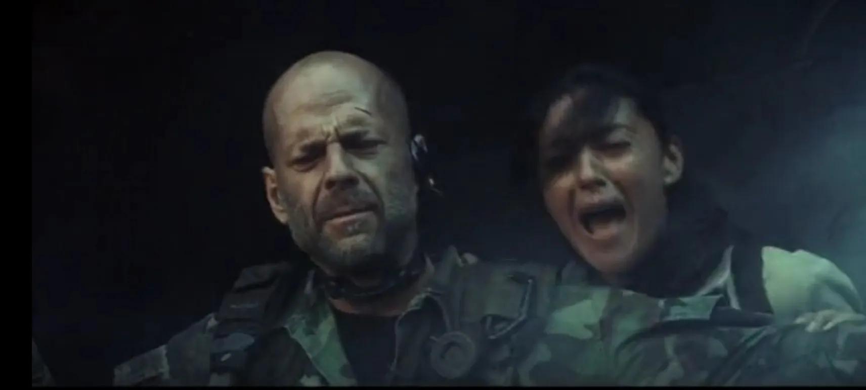 一生中必看的经典美国十佳战争片,太阳之泪很经典的一部战争片