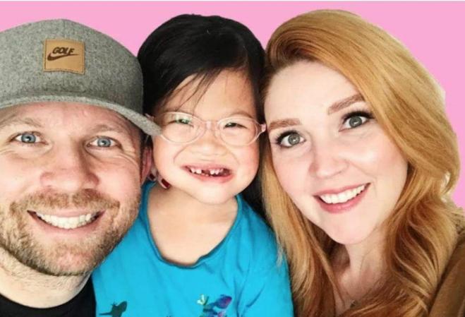 美国18年收养8万中国儿童，几乎全是女孩，背后有何缘由？