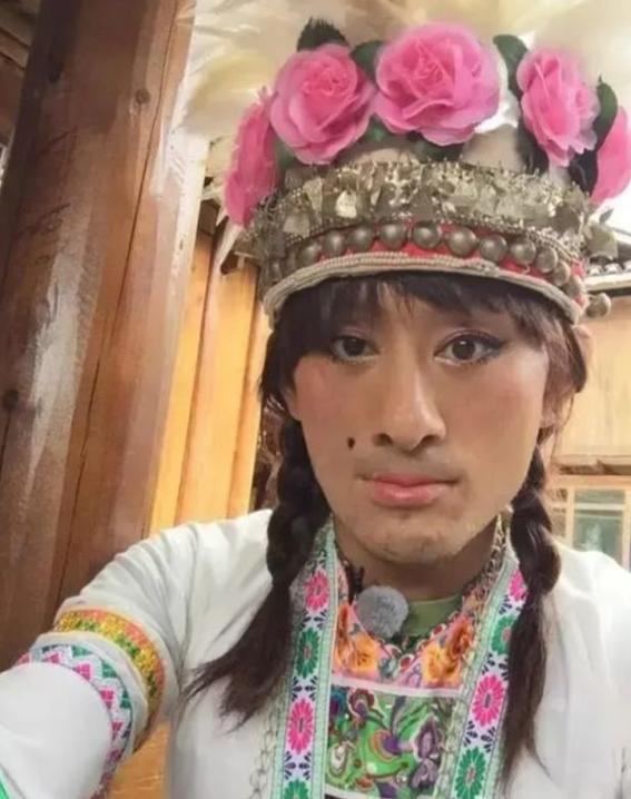 “装疯卖傻”的阿宝活成了笑话,装疯卖傻的阿宝现状如何