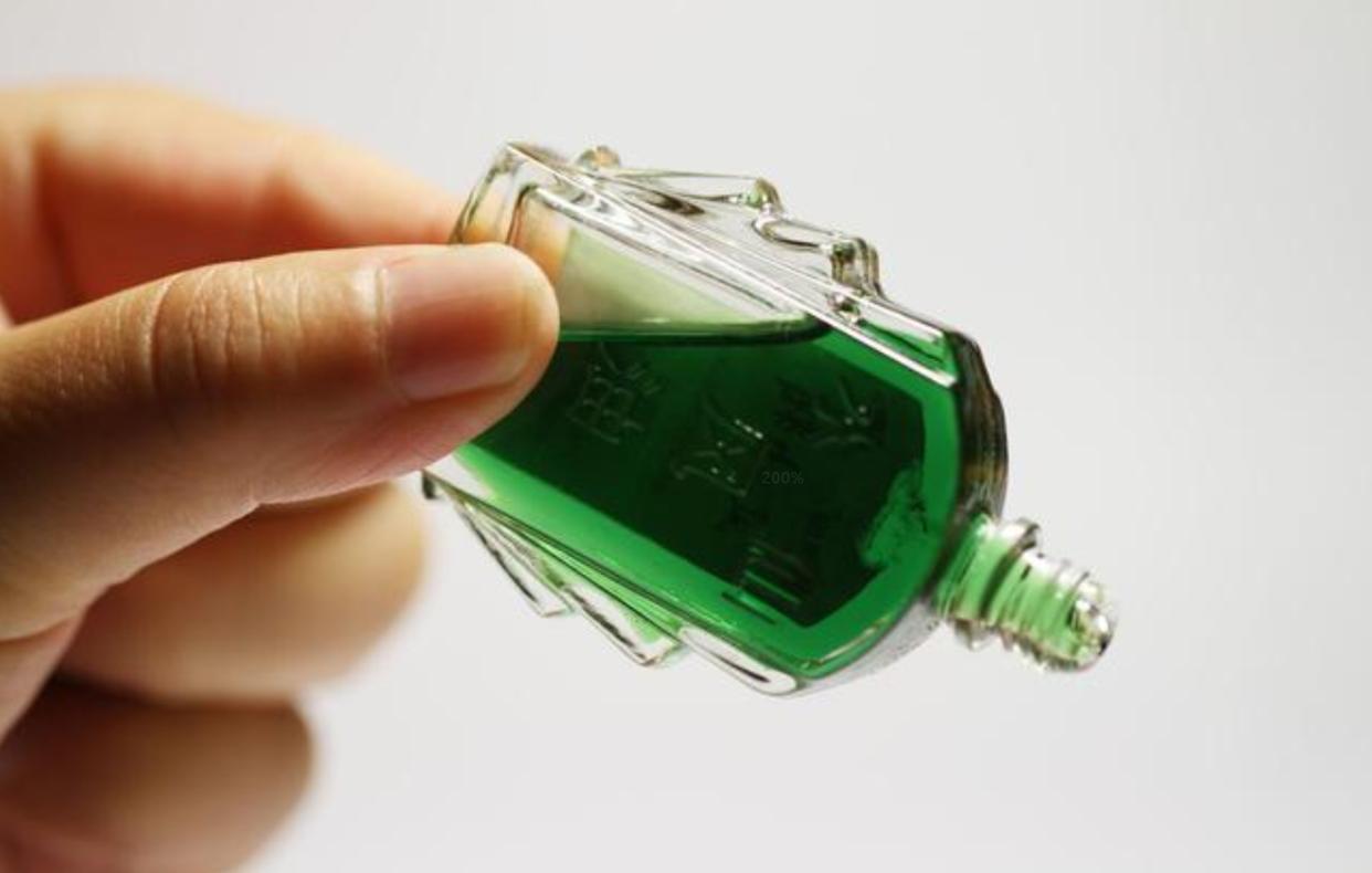 男性风油精滴肚脐一个月后的变化,男人睡前肚脐抹风油精有什么功效