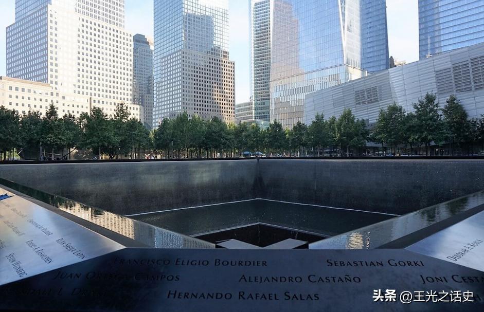 我不为911哭泣，因为我不是美国人；我也不会嘲笑911，因为我是人