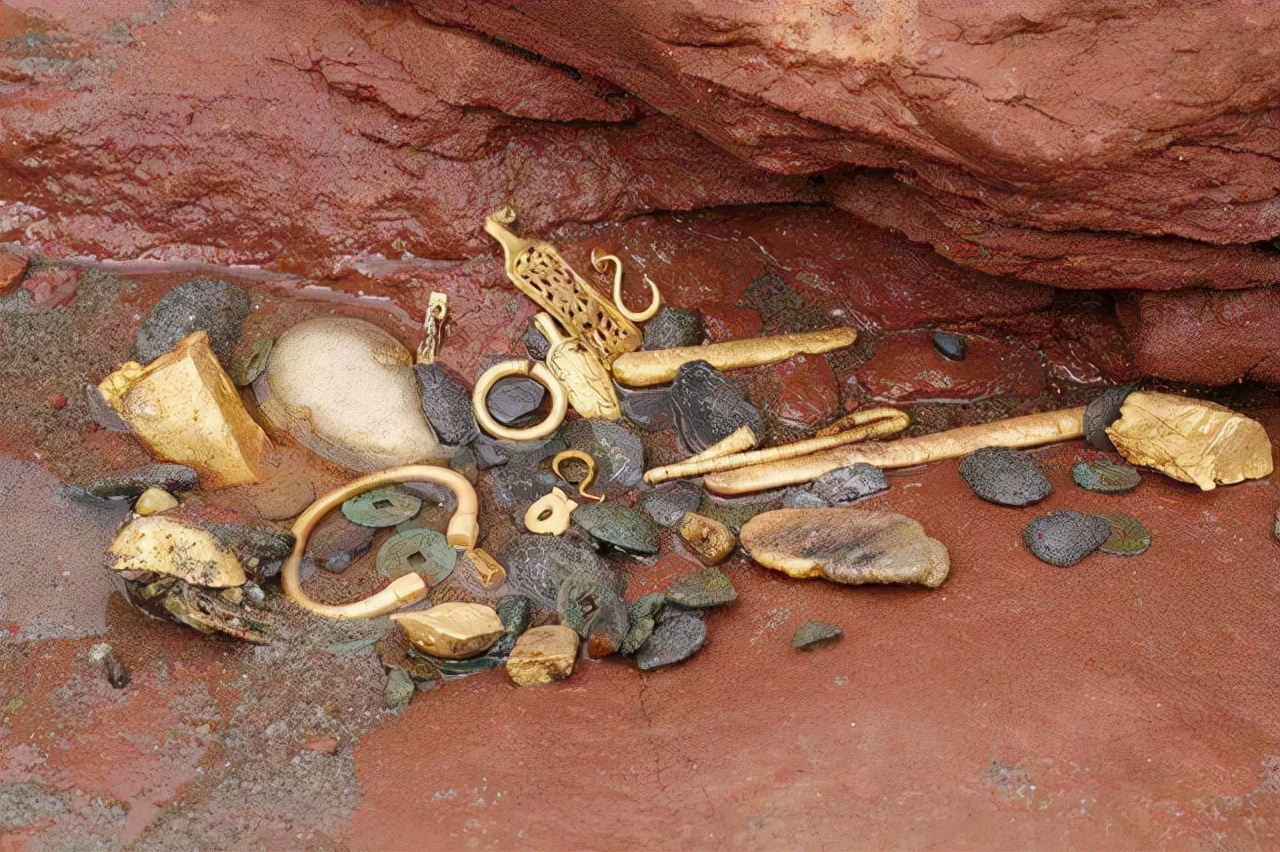 盗挖古墓被判刑,小伙盗一百多座墓被刑拘