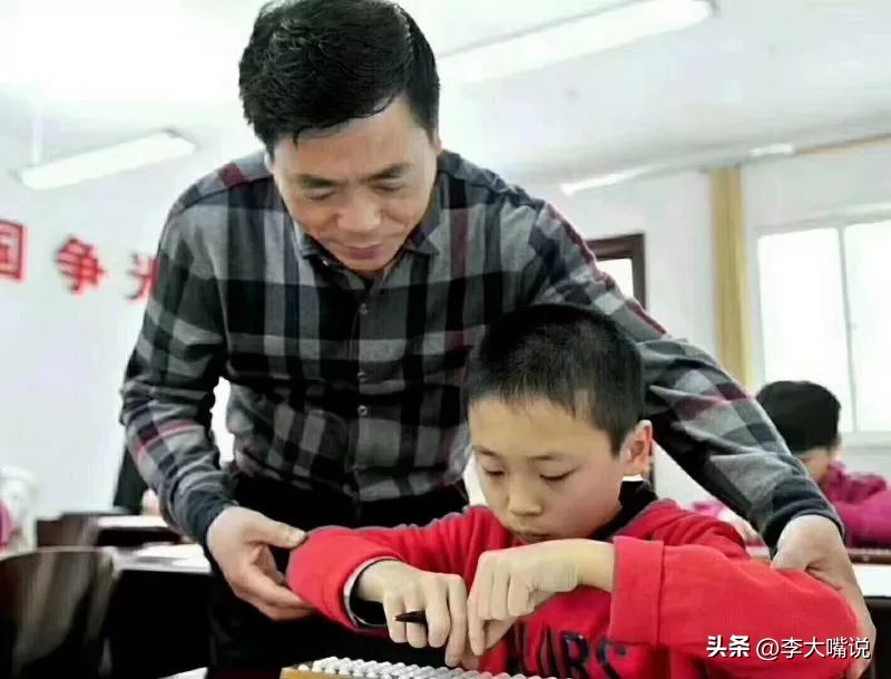 内蒙古六岁天才女孩特招入伍,内蒙6岁女孩入伍