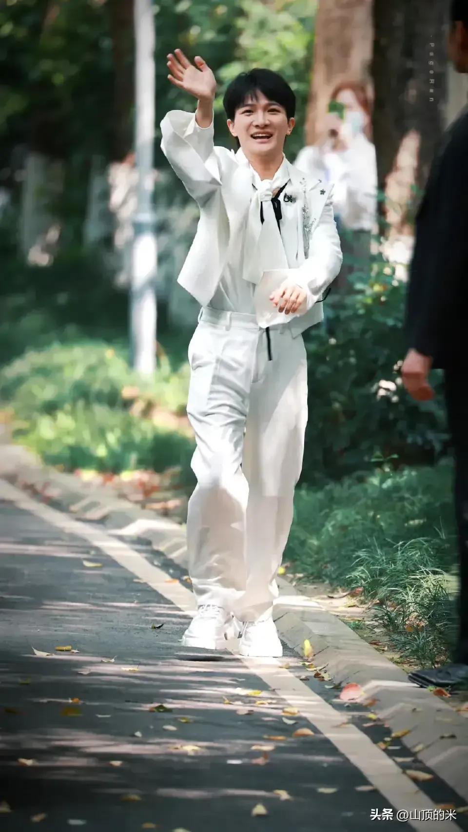 周深黑子,周深对于黑子的看法