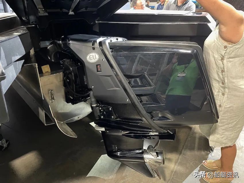 改变体验!具有隐形技术的突破性Rotax舷外机亮相