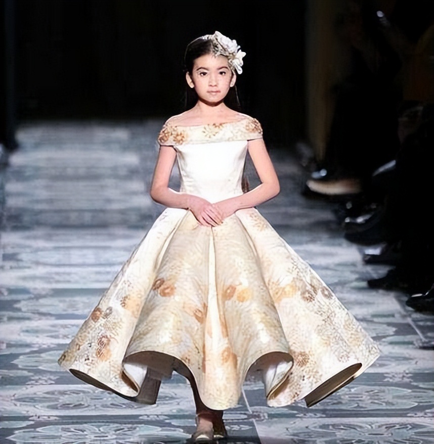 童模吃药整容关节打封闭针,童模的真实原因